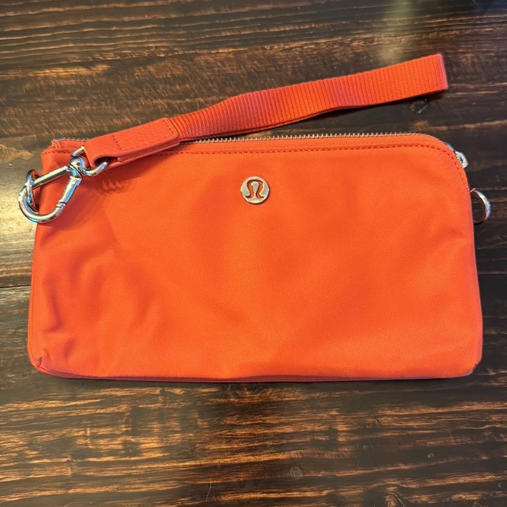lululemon wallet / wristlet